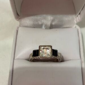 BUNDLE ITEM* Classic Women's Fashion Ring Sz 6